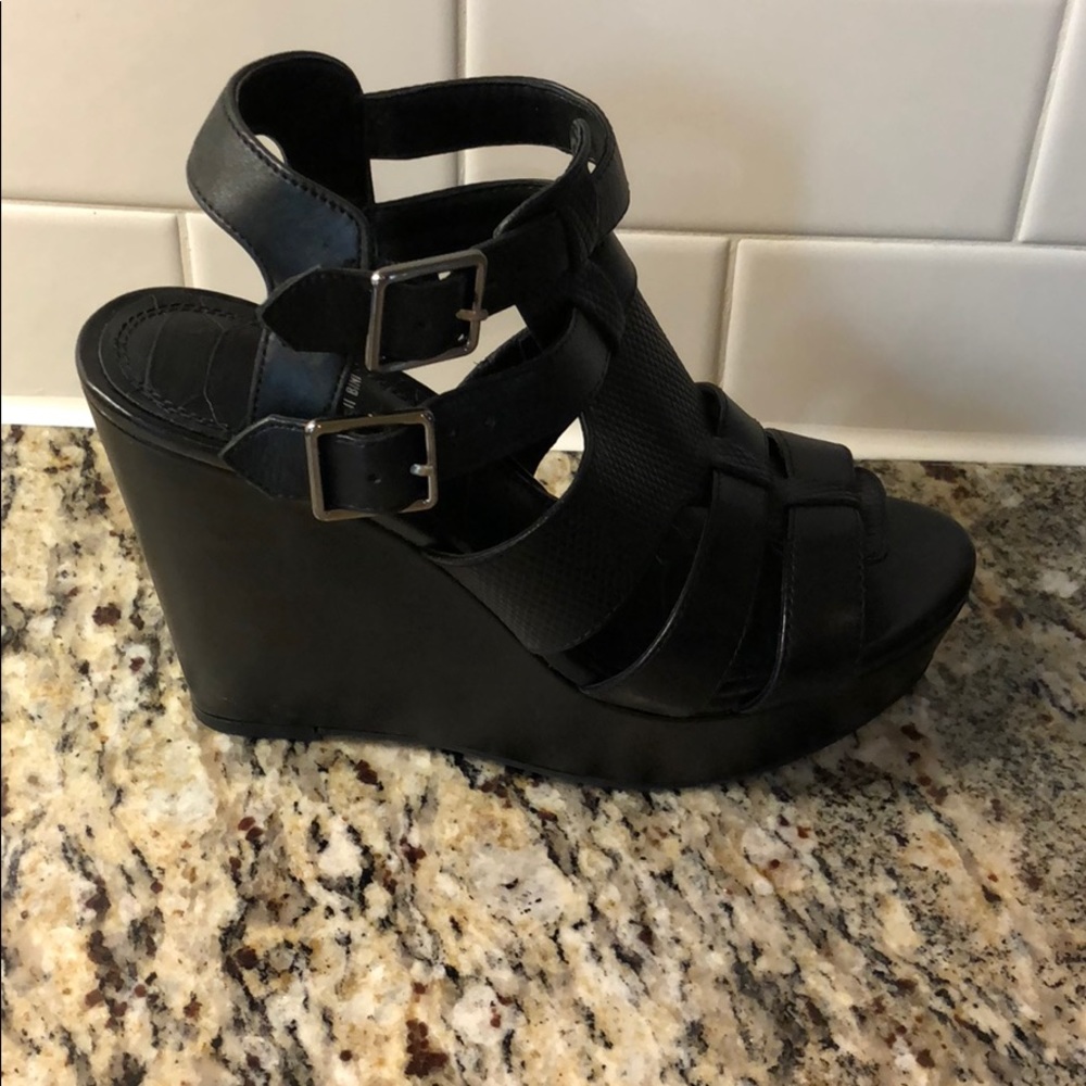 Gianni Bini Black Leather Wedges